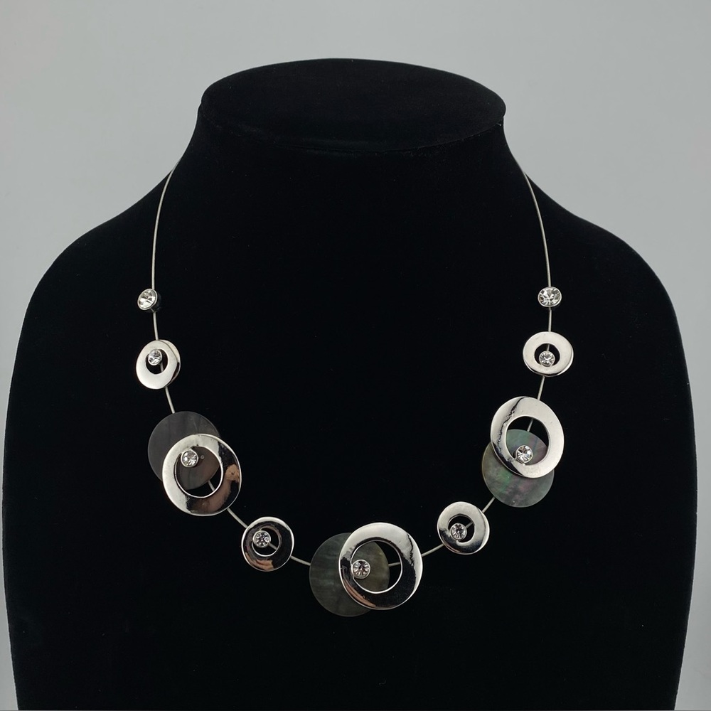 🇨🇦 Silver Tone Nacre and Crystals Necklace by Spoutnik